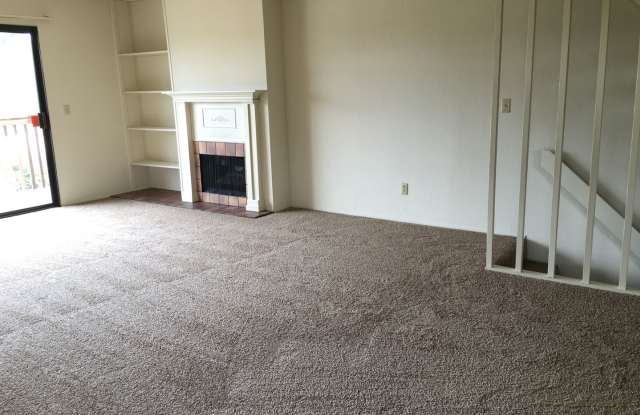 6707 Thornwood Street #18 Gallery 4