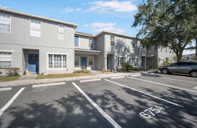 Charming 2Beds/ 2.5Baths Townhome with Amazing Amenities! photos photos