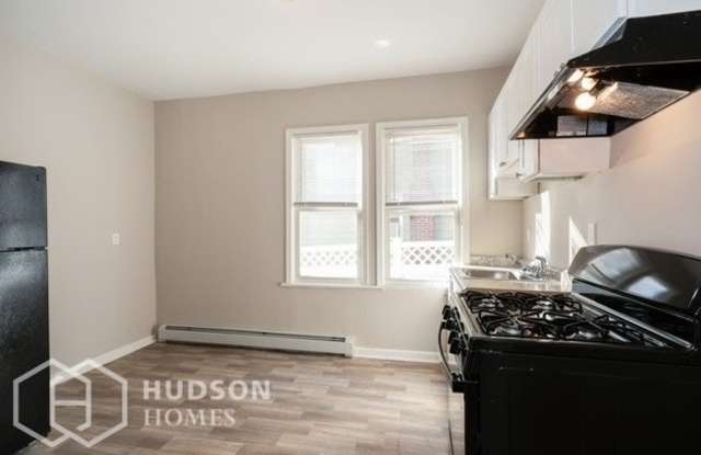 1618 Bayview Avenue Gallery 3
