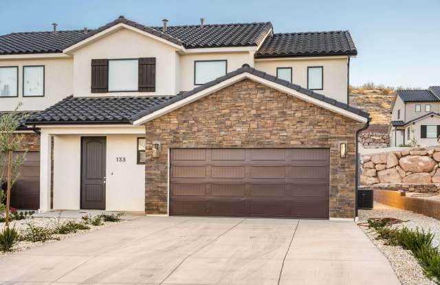 Beautiful 4 bedroom, 3.5 bathroom twin home in St George! photos photos