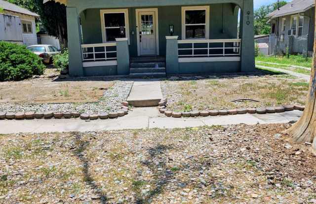ALL PROSPECTIVE TENANTS MUST SUBMIT A $58 NON-REFUNDABLE APPLICATION FEE PER APPLICANT ONLINE AND BE PRE-QUALIFIED PRIOR TO ANY SHOWINGS photos photos