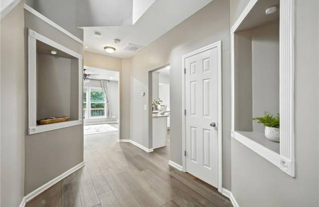 6030 Ellington Cove Gallery 2