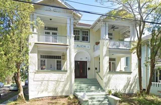 1833 ROBERT Street Gallery 1