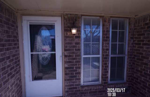 East side! Updated! Granite counter tops! Hard surface flooring throughout! Gallery 3