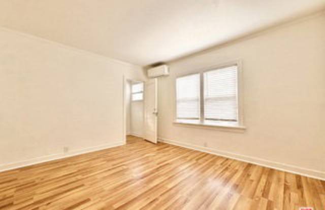 1450 South Hayworth Avenue Gallery 2
