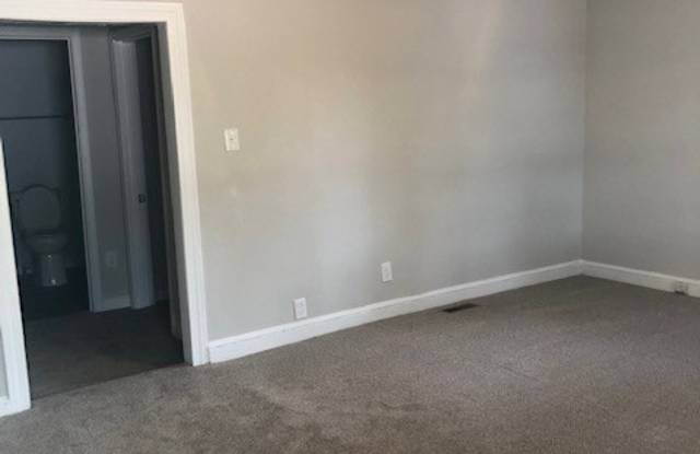One Bedroom House with a study right off of Avent Ferry Road - 1504 Crest Road, Raleigh, NC 27606