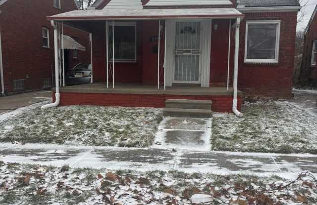 Cute 3 bedroom flexible and willing to work with lower credit scores photos photos