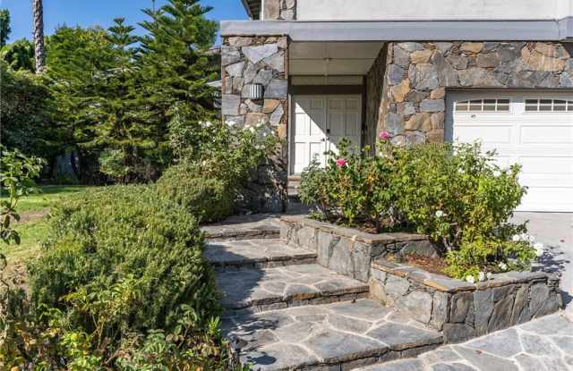 22733 De Kalb Drive Gallery 2