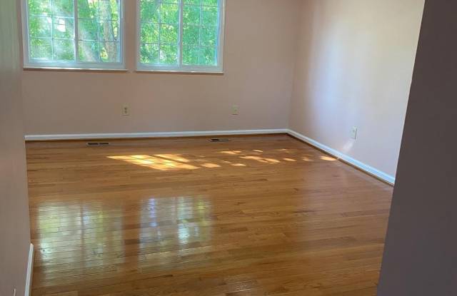 2846 S MEADE ST Gallery 4