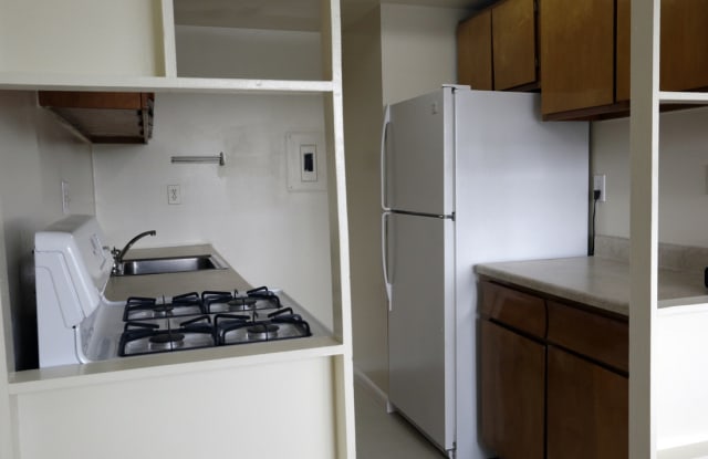 160 Normandy Hill Drive - 160 Normandy Hill Drive, Alexandria, VA 22304