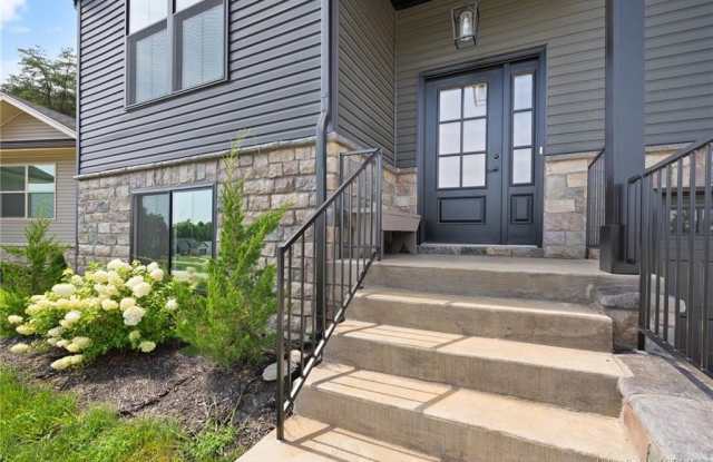 8008 Hudson Lane Gallery 2