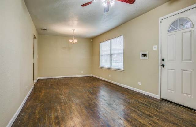 4117 Metropolitan Avenue Gallery 3