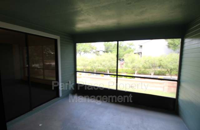 576 Breckenridge Vlg #210 Gallery 3