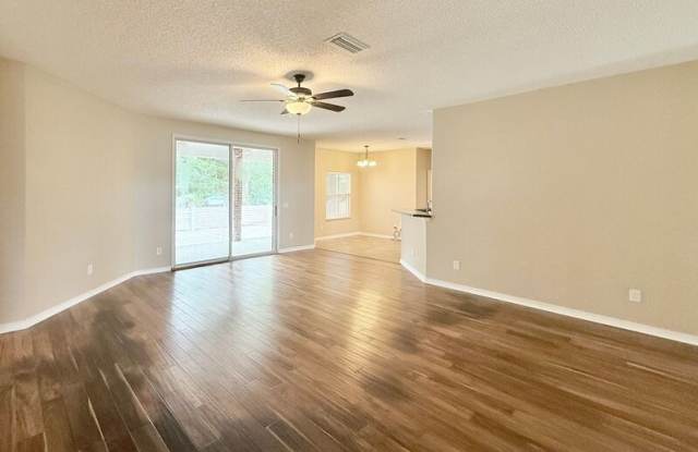 4607 Carmel Cir Gallery 2