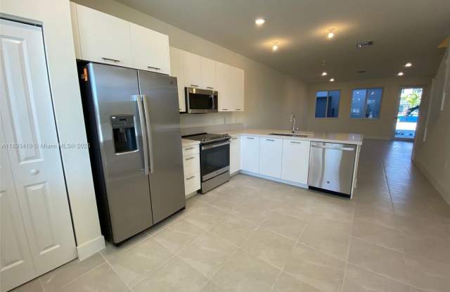 10250 NW 66th ST photos photos