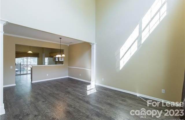 6958 Beverly Springs Drive Gallery 2