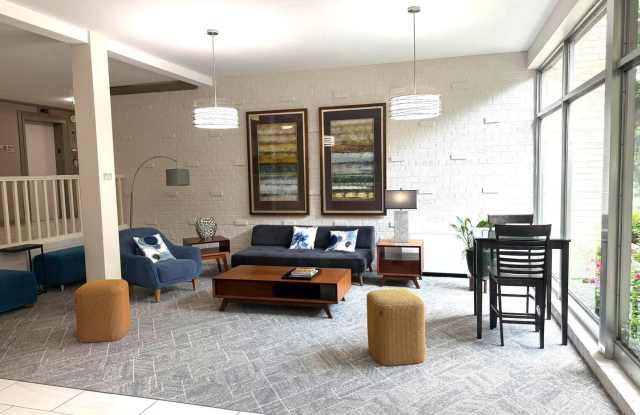 200 N MAPLE Avenue Gallery 4