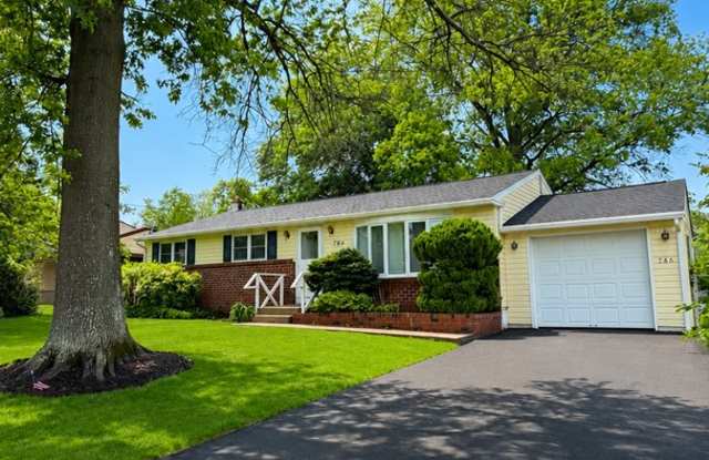 Recently updated 3-bedroom, 2-bath single home wiht large fenced in back yard in Warminster PA - 786 Roger Road, Bucks County, PA 18974