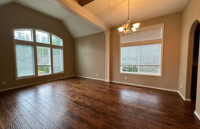 12943 SW Takena Court Gallery 3
