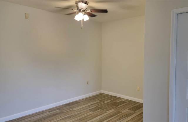 12135 FOX CHASE Drive Gallery 2