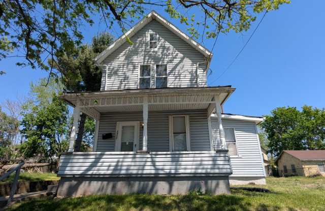 Charming 3-bedroom, 1-bath home in Canton photos photos