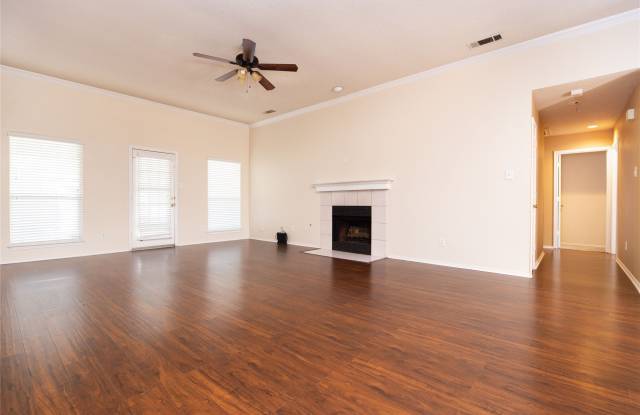 1207 Brook Drive Gallery 2