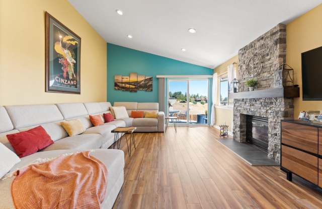 Fully Furnished Skyline Gem Includes Utilities photos photos