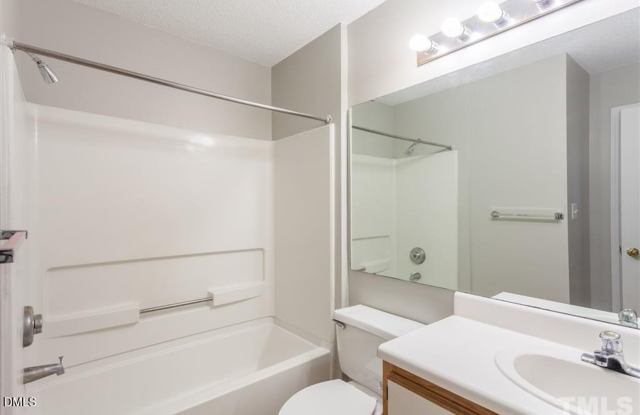 4 Bed 4 Bath Condo Available for Late July Move in! Washer/Dryer Included! Parking included! Gallery 3