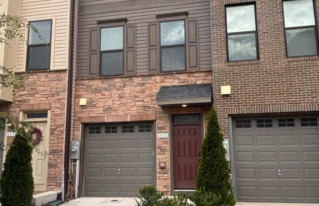 4826 VISTA GLEN Lane Gallery 2