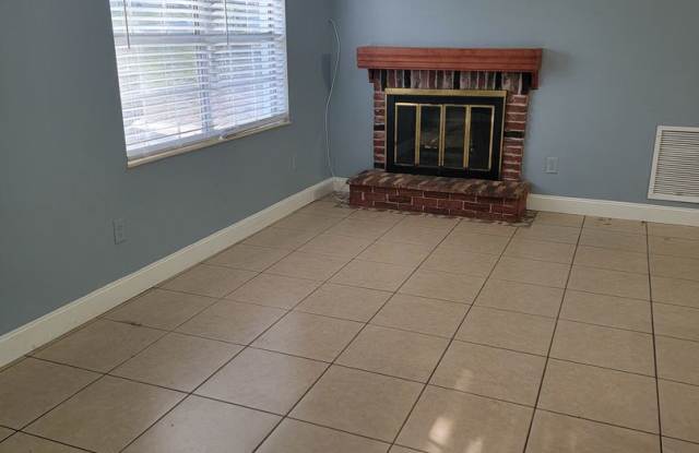 Gorgeous 3/2/1 Near Downtown Inverness!!! Gallery 4