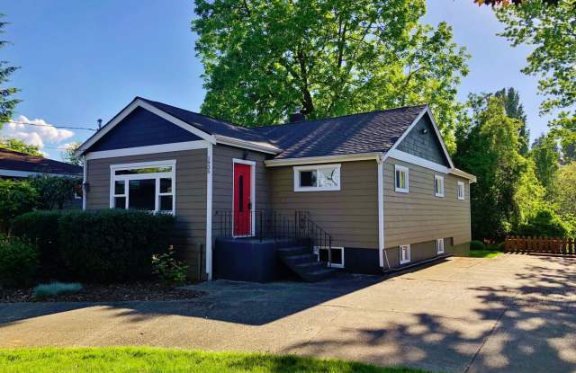1935 N. Ranier Ave - 1935 North Rainier Avenue, Bremerton, WA 98312