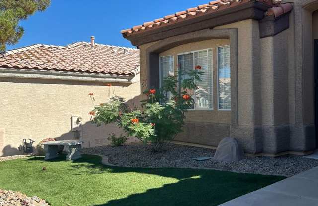 Awesome Single Story Home in the heart of Henderson Gallery 3