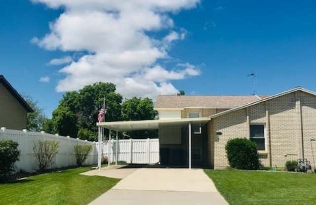 Beautiful Riverdale twin home available for rent photos photos