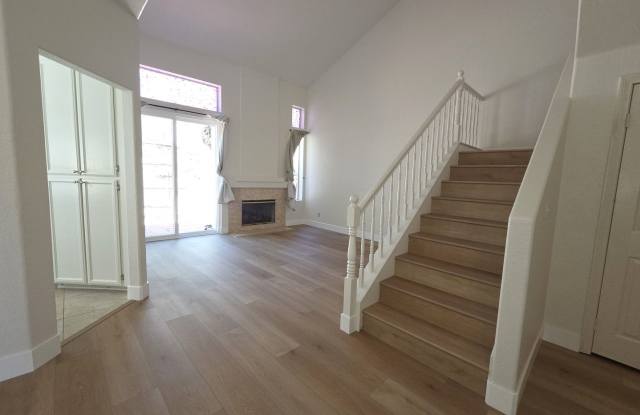 Scripps Ranch Townhome in Campton Gallery 3