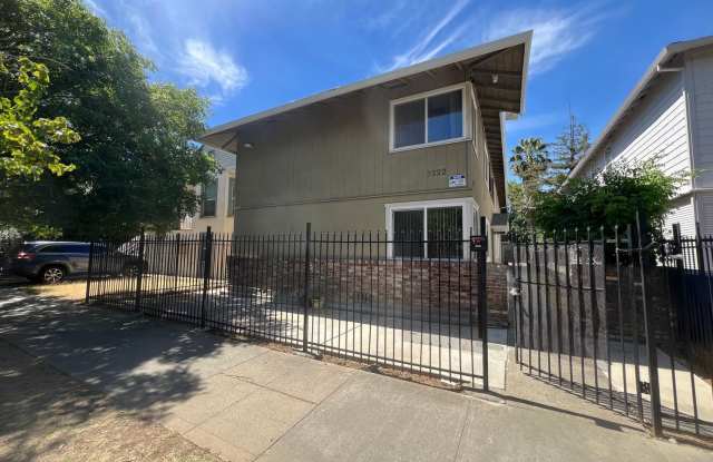 3222 2nd Ave. Gallery 4