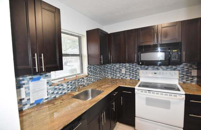 21895 Lake Forest Circle Gallery 2