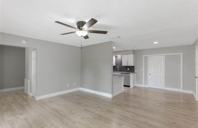 1022 NORWOOD Drive Gallery 3