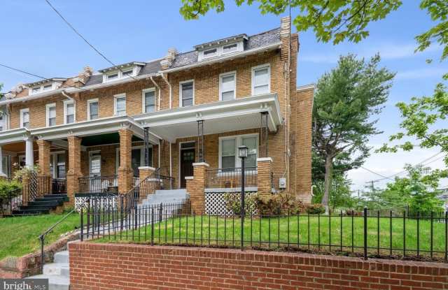 4528 4TH ST NW Gallery 1
