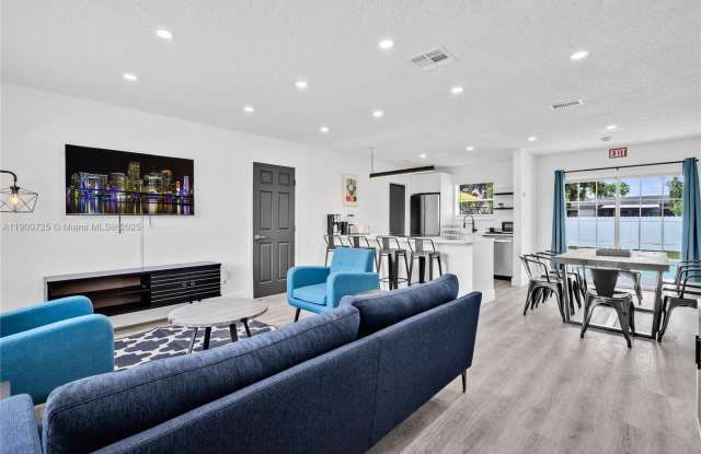 7471 Hope St - 7471 Hope Street, Hollywood, FL 33024