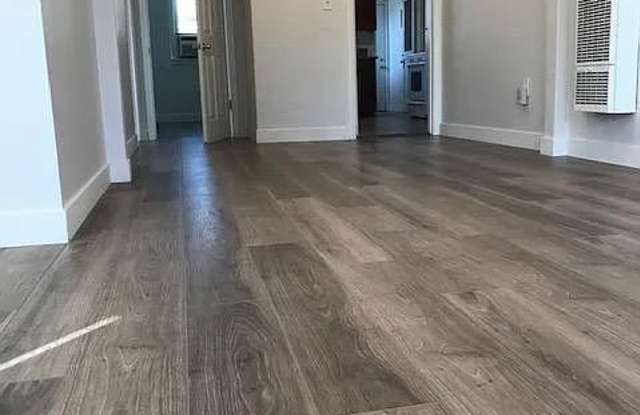 367 Burchett St # 2 photos photos