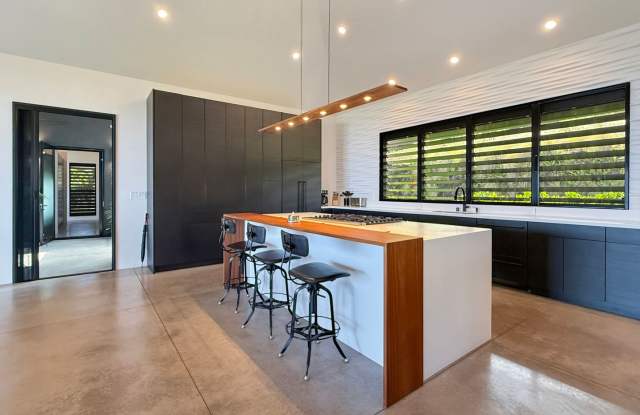 Luxury furnished pod style 3 bedroom 3.5 bathroom w/pool, outdoor showers, & spa coming soon! Gallery 4