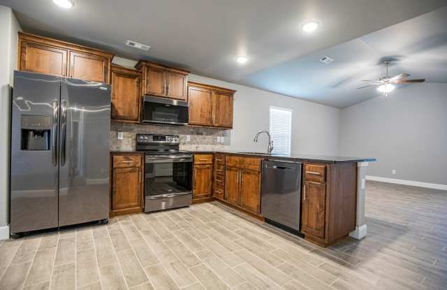 ***525 Fox Circle*** Gallery 4