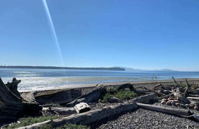 Beach Front Home 3 Bedrooms - Birch Bay Village Gallery 4