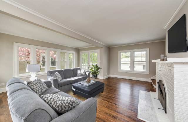 156 North Brainard Avenue Gallery 3