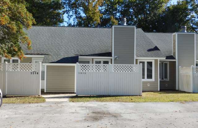 1512 College Way located in the College Park 1 Subdivision available now! - 1512 College Way, New Bern, NC 28562