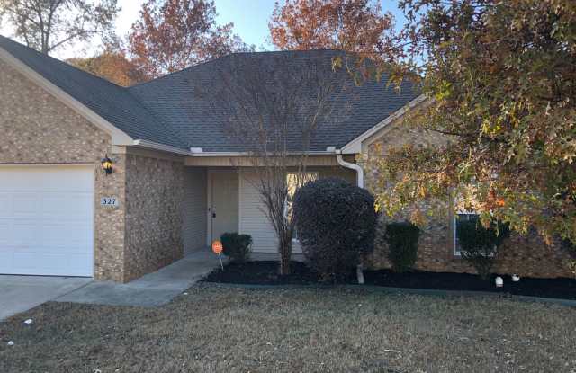 327 Autumn Dr., Benton AR 72015 - Nice 4br 2ba w/fenced yard just off Gattin Rd. photos photos