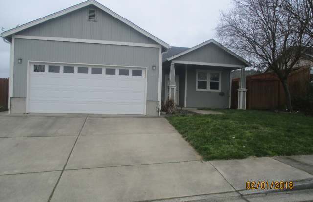 Green area 3 Bedroom 2 Bath home with Garage photos photos