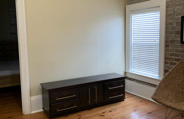 621 Celeste St - F Gallery 3