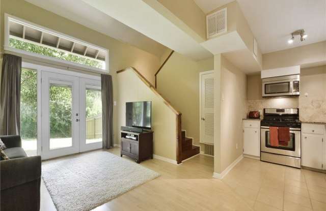 2204 W 9th St # B - 2204 West 9th Street, Austin, TX 78703