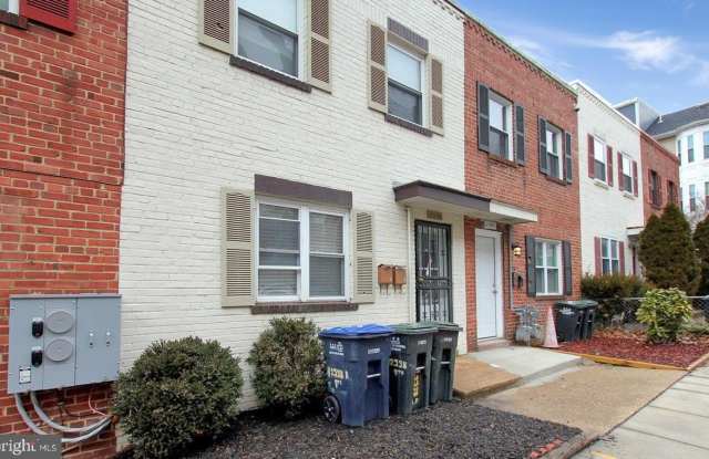 2538 9TH Street NW unit: B photos photos 2538 9TH Street NW unit: B photos photos